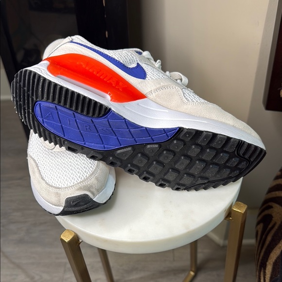 Nike Air Max White and Orange Sneakers - Picture 4 of 7